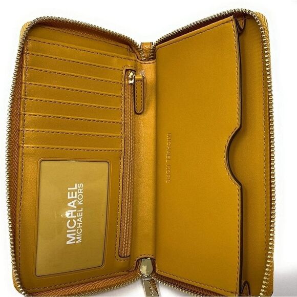 Michael Kors Jet Set Travel Large Flat Multifunction Phone Case Leather Wristlet - Picture 4 of 6